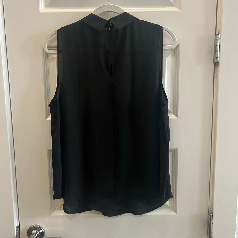 Who What Wear Peter Pan Collar Sleeveless Blouse - Picture 3 of 5